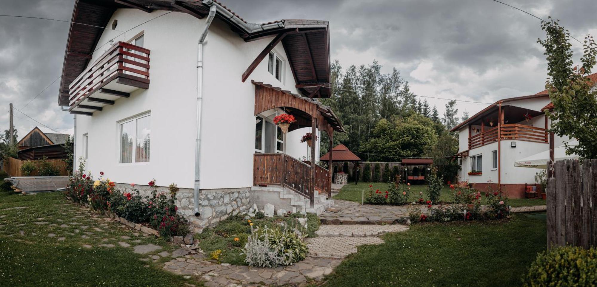 Kaffai Panzio Bed and Breakfast Izvoru Mureşului Exterior foto